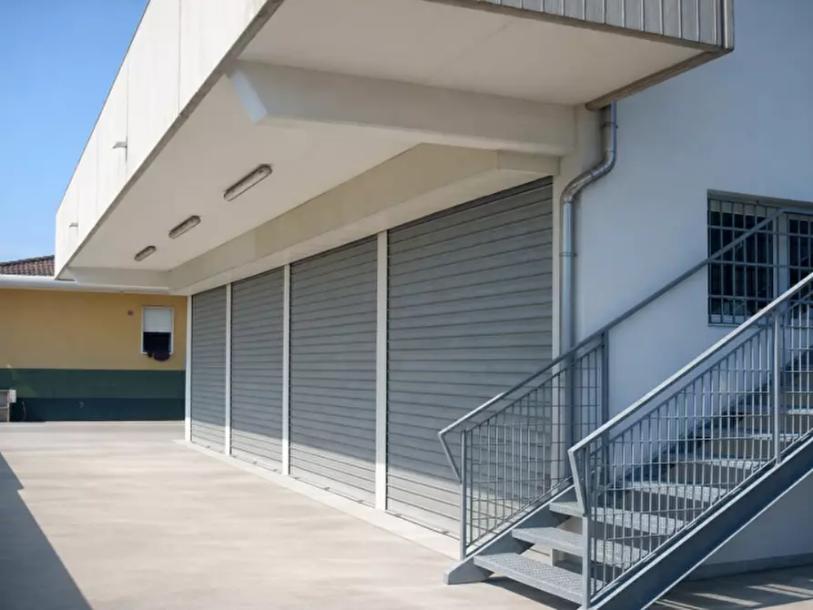 Immagine 1 di Capannone industriale in vendita  in via roma a Campolongo Maggiore