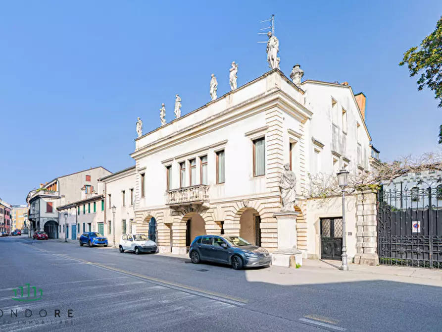 Immagine 2 di Palazzo in affitto  in via Belzoni a Padova
