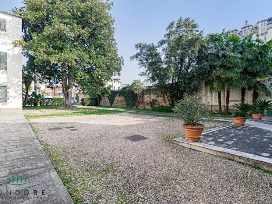 Immagine 18 di Palazzo in affitto  in via Belzoni a Padova