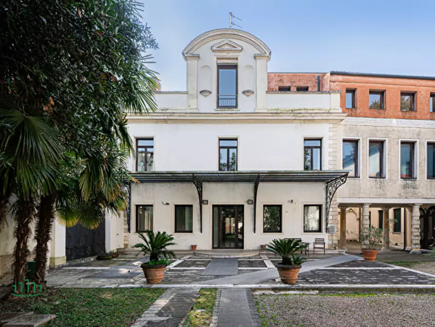Immagine 21 di Palazzo in affitto  in via Belzoni a Padova