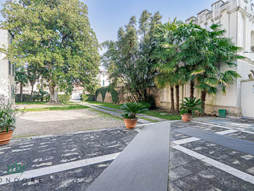 Immagine 25 di Palazzo in affitto  in via Belzoni a Padova