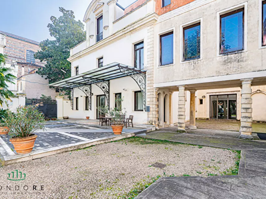 Immagine 27 di Palazzo in affitto  in via Belzoni a Padova