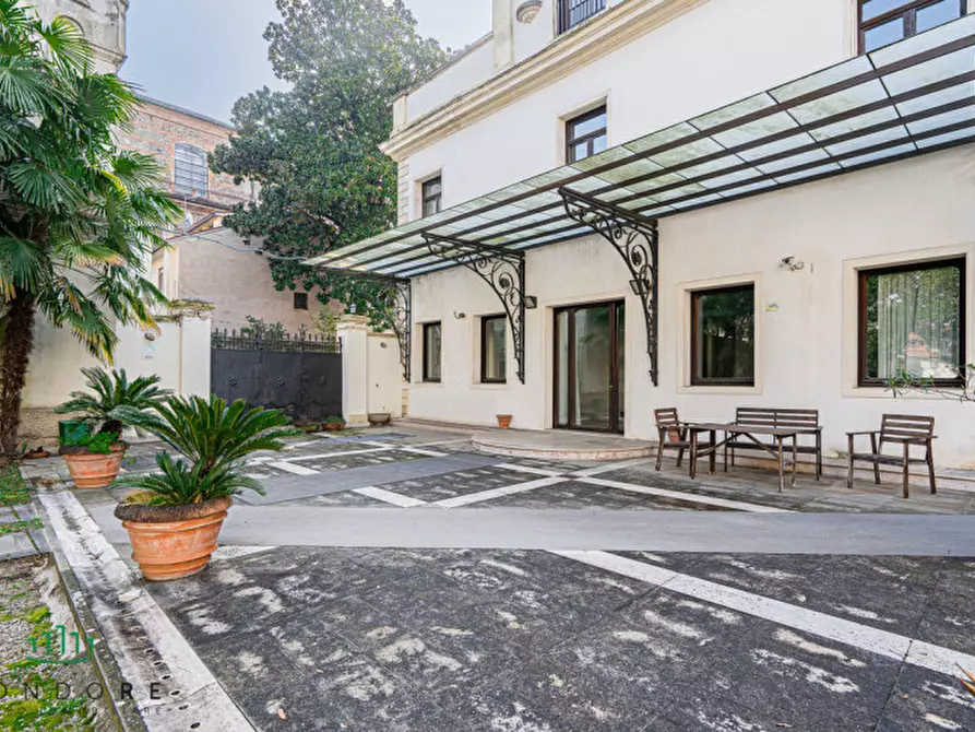 Immagine 28 di Palazzo in affitto  in via Belzoni a Padova