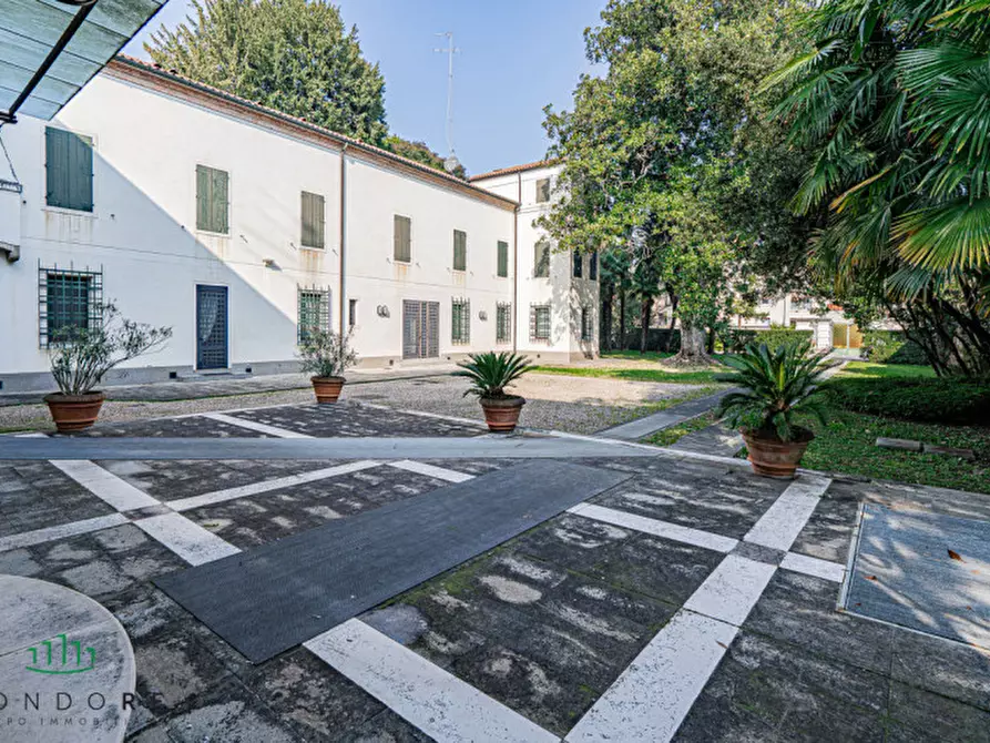 Immagine 30 di Palazzo in affitto  in via Belzoni a Padova