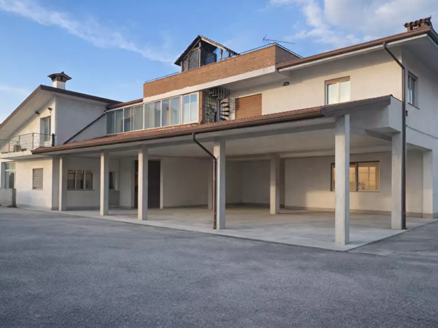 Immagine 2 di Attività commerciale in vendita  in Viale Trieste a Gradisca D'isonzo