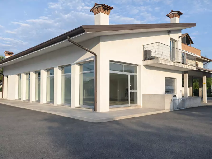 Immagine 3 di Attività commerciale in vendita  in Viale Trieste a Gradisca D'isonzo