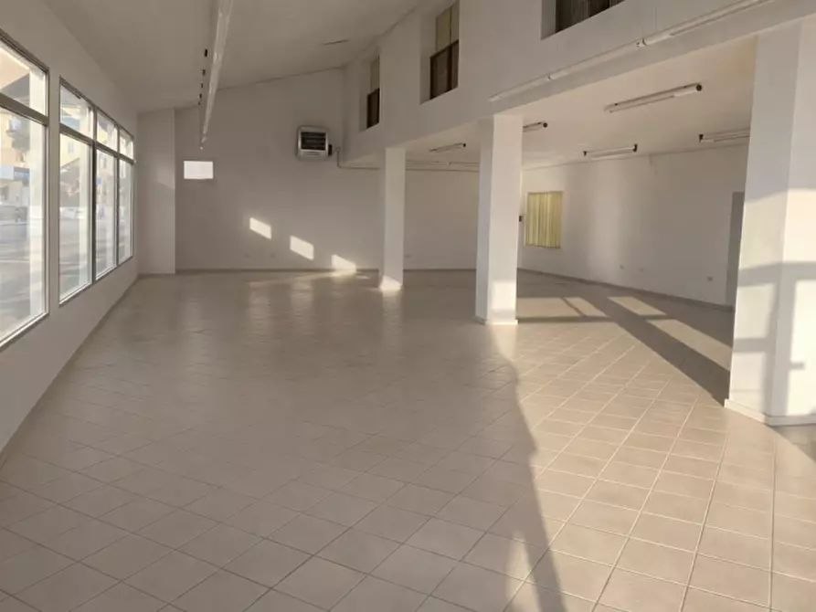 Immagine 10 di Attività commerciale in vendita  in Viale Trieste a Gradisca D'isonzo