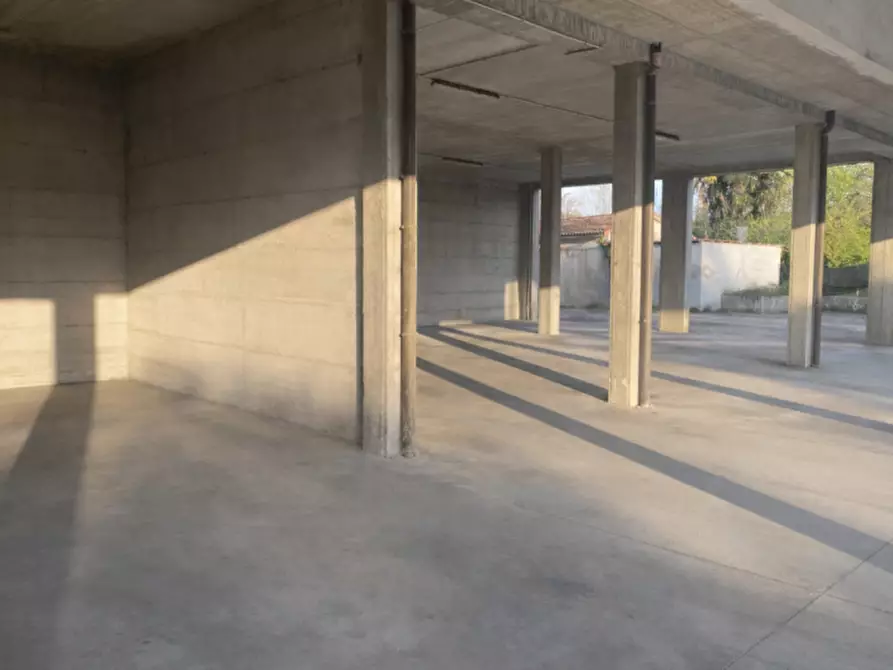 Immagine 14 di Attività commerciale in vendita  in Viale Trieste a Gradisca D'isonzo