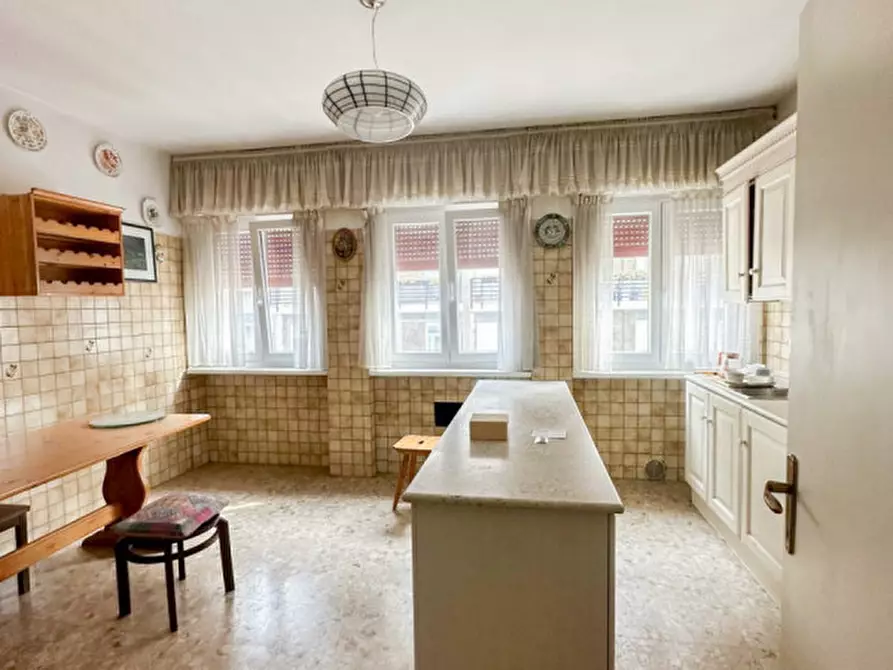 Immagine 2 di Appartamento in vendita  in Piazza General Antonio Cantore a Trento