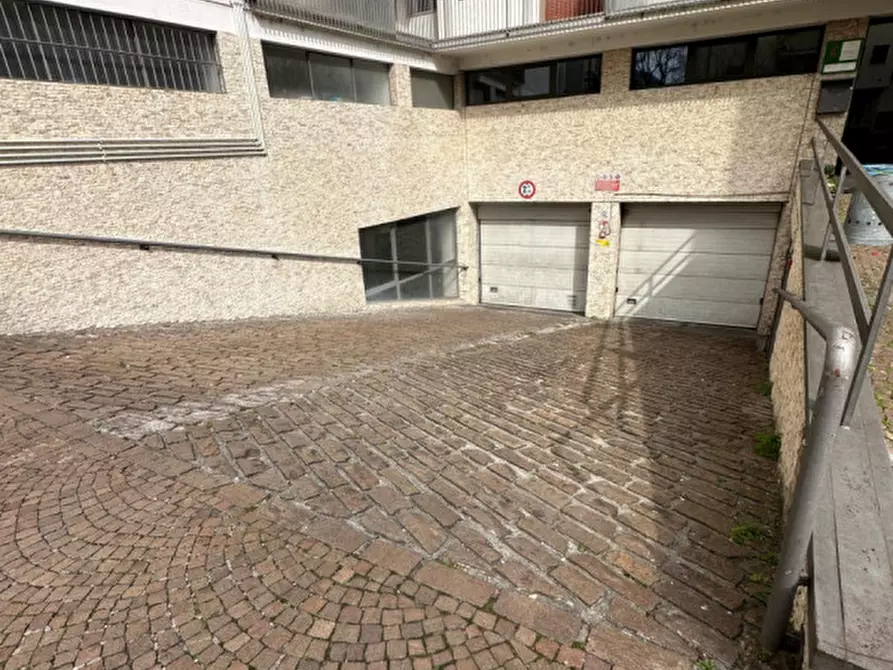 Immagine 15 di Appartamento in vendita  in Piazza General Antonio Cantore a Trento