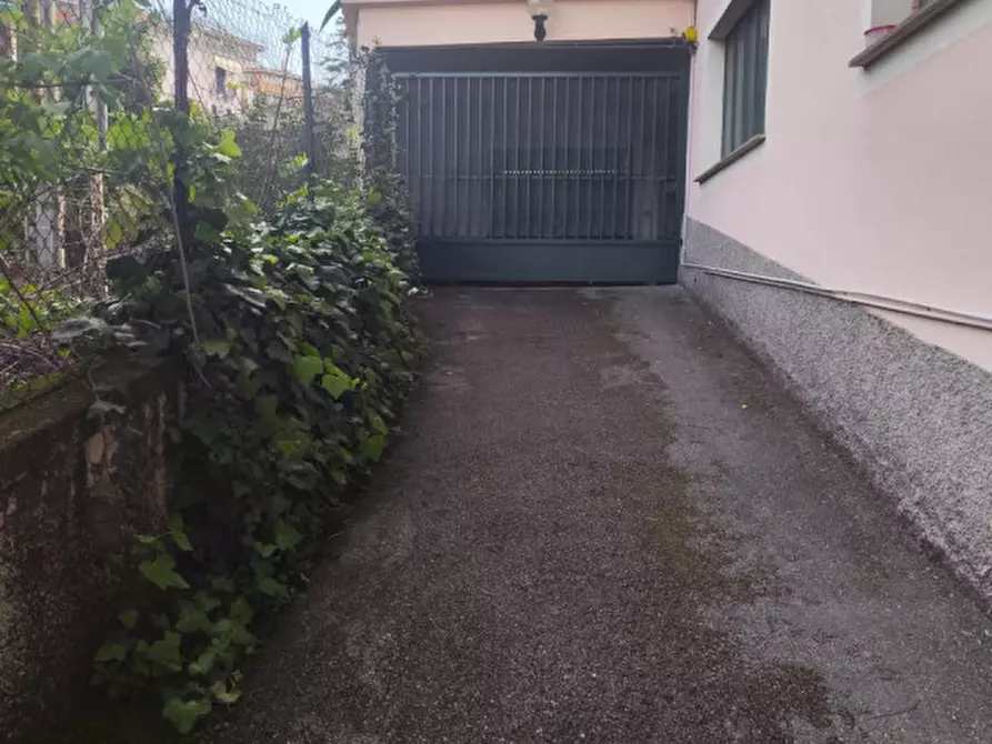 Immagine 1 di Garage in affitto  in Via del Milite Ignoto a Rapallo