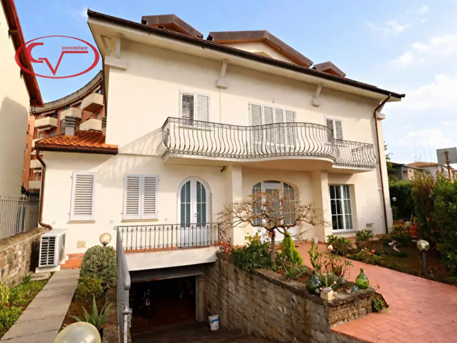 Immagine 1 di Villa in vendita  in Via Giuseppe Verdi a Montevarchi