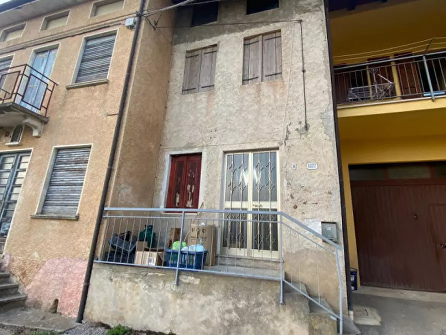 Immagine 1 di Villetta a schiera in vendita  in CONTRA' BERNARDI 8 a Valli Del Pasubio