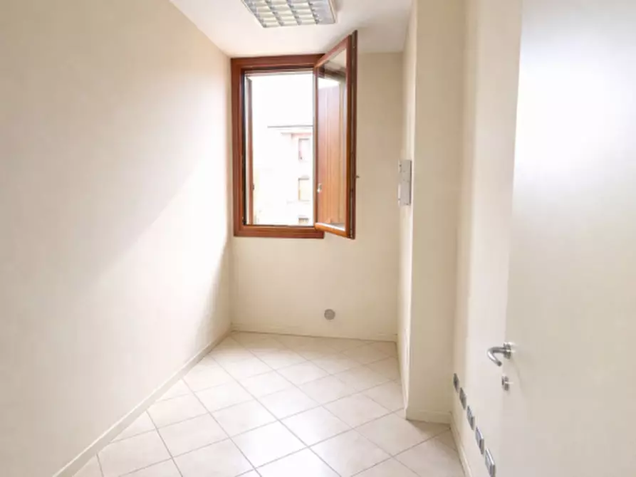 Immagine 5 di Appartamento in vendita  in VIA MARTIRI LIBERAZIONE 36 a Parma