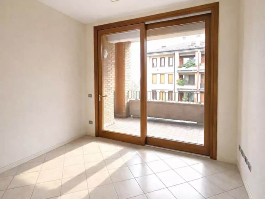 Immagine 6 di Appartamento in vendita  in VIA MARTIRI LIBERAZIONE 36 a Parma