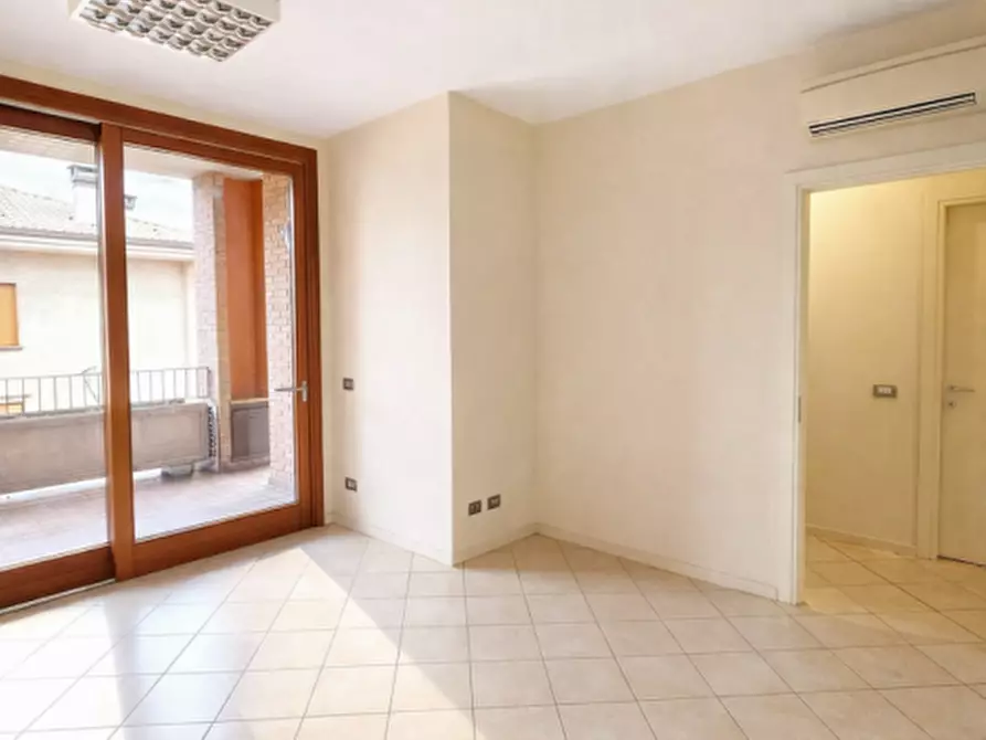 Immagine 17 di Appartamento in vendita  in VIA MARTIRI LIBERAZIONE 36 a Parma