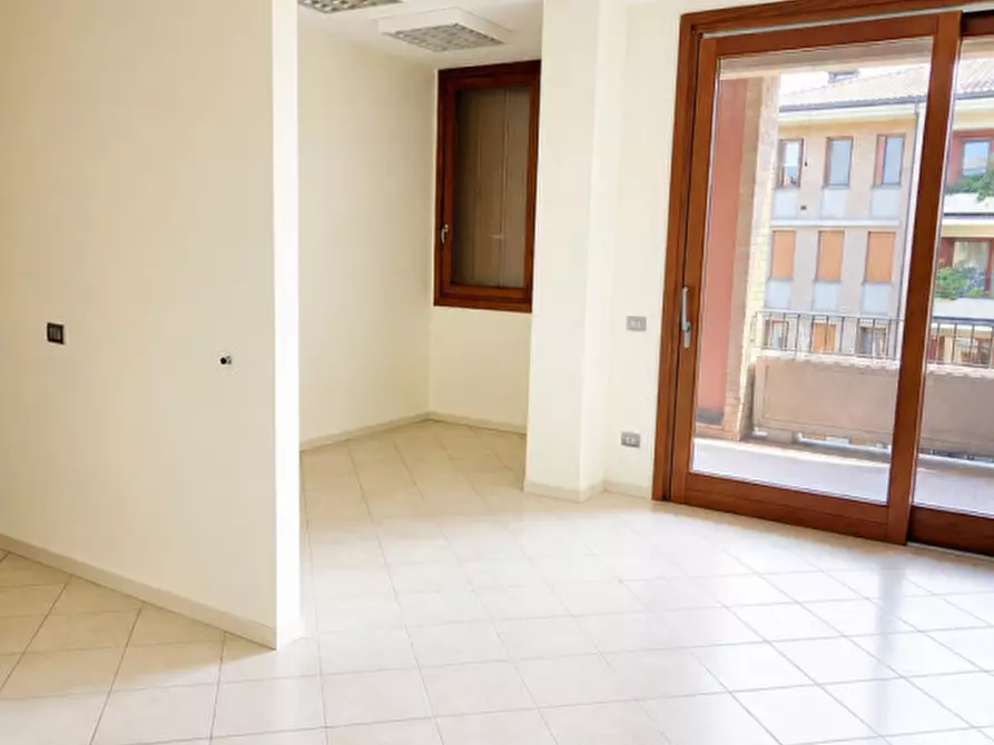 Immagine 25 di Appartamento in vendita  in VIA MARTIRI LIBERAZIONE 36 a Parma
