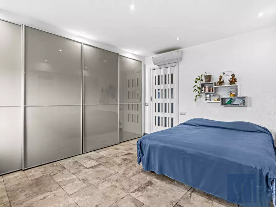 Immagine 11 di Appartamento in vendita  in VIA VIGEVANO, 6 a Milano