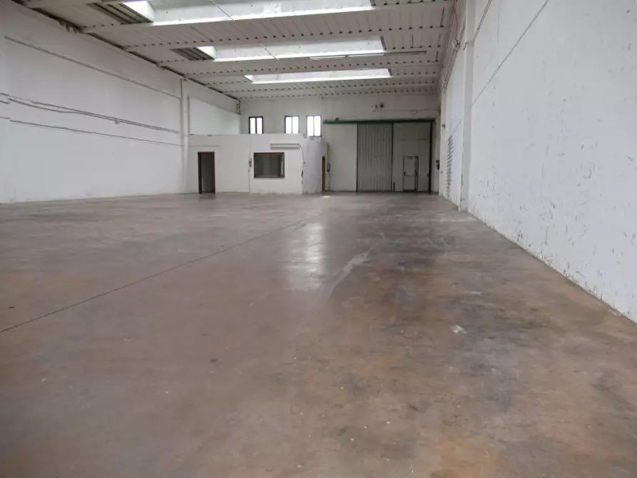 Immagine 1 di Capannone industriale in affitto  in via edison 50 a Villorba