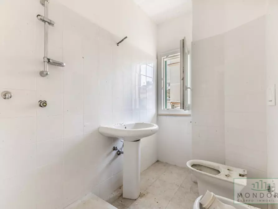 Immagine 11 di Appartamento in vendita  in Via Padre Merolla a Roma