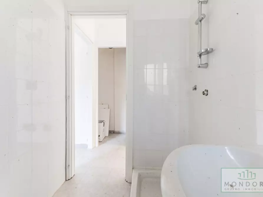 Immagine 13 di Appartamento in vendita  in Via Padre Merolla a Roma