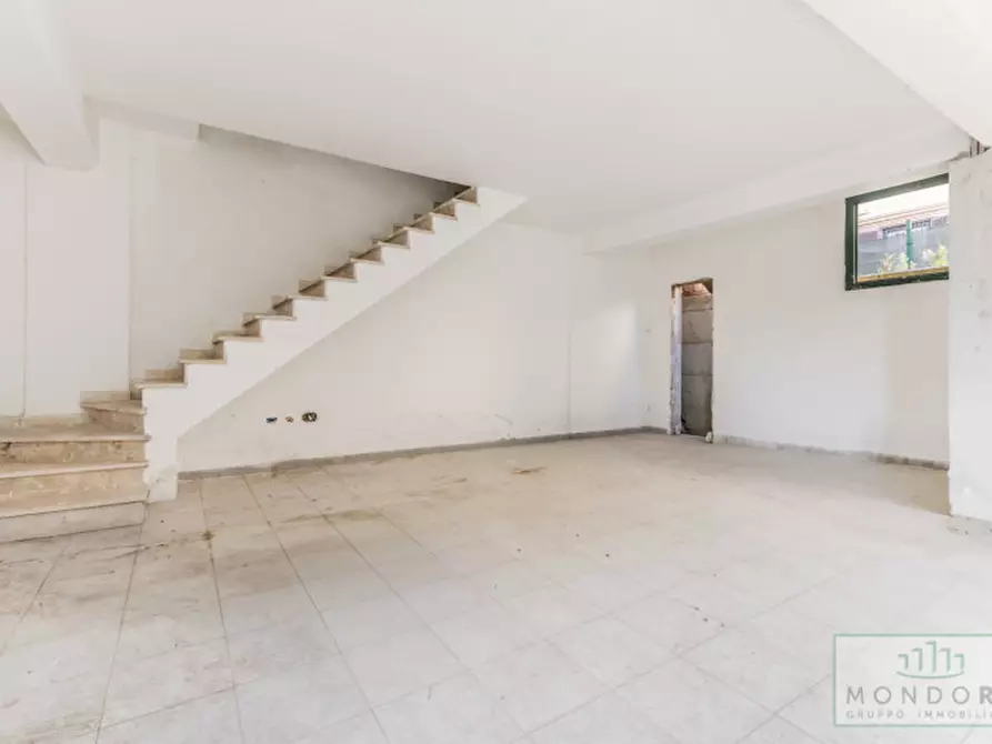 Immagine 15 di Appartamento in vendita  in Via Padre Merolla a Roma