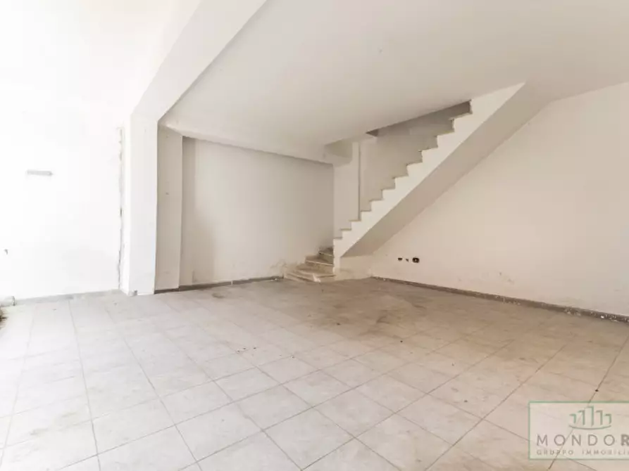 Immagine 16 di Appartamento in vendita  in Via Padre Merolla a Roma