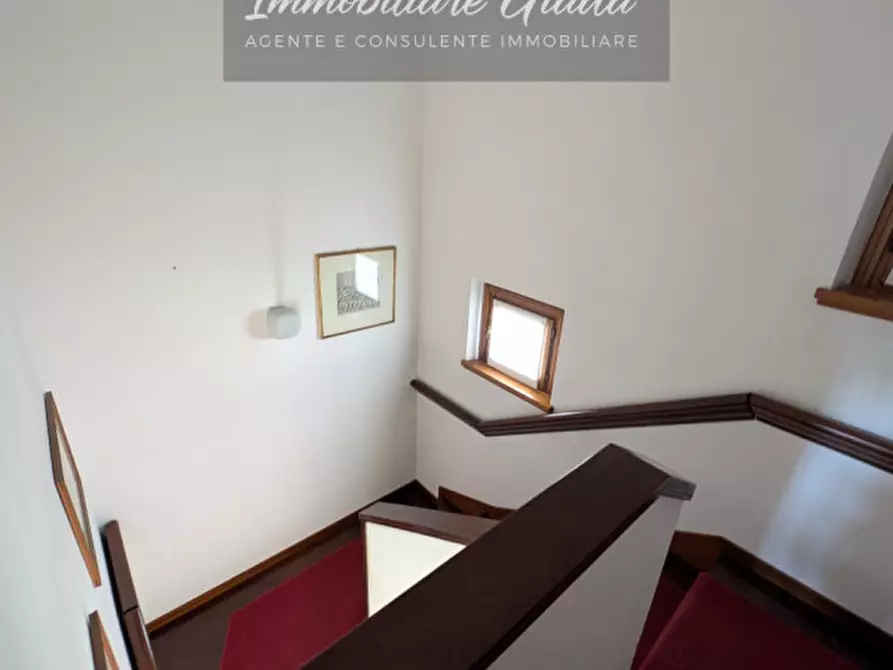 Immagine 4 di Casa indipendente in vendita  a Vittorio Veneto