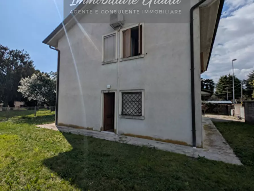 Immagine 28 di Casa indipendente in vendita  a Vittorio Veneto