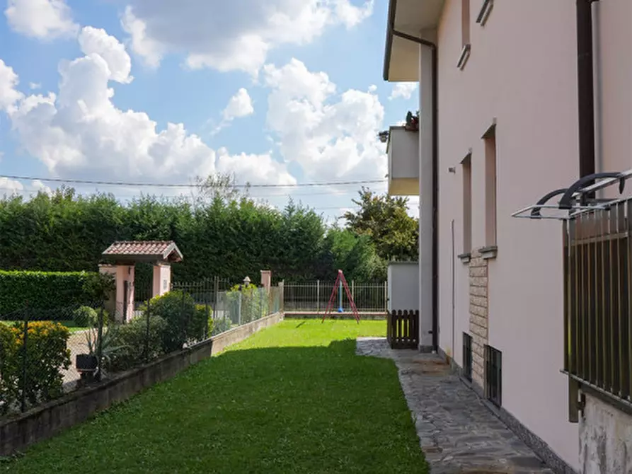 Immagine 15 di Appartamento in vendita  in Macherio Via Trento e Trieste 41 a Macherio