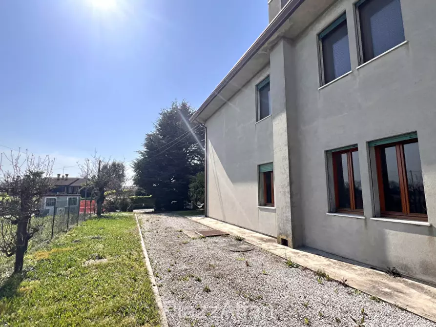 Immagine 35 di Casa bifamiliare in vendita  in Via Roma a Brugine