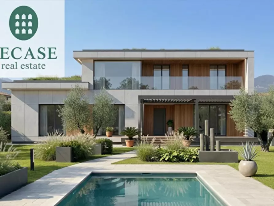 Immagine 1 di Villa in vendita  a Forte Dei Marmi