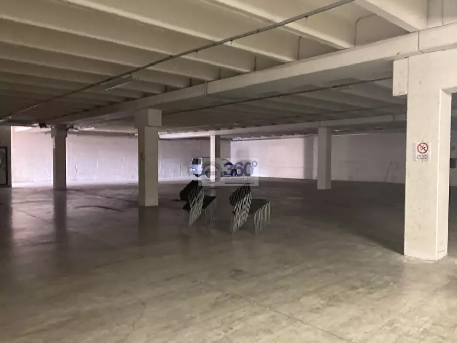 Immagine 3 di Magazzino in affitto  in Via Enrico mattei a Passirano