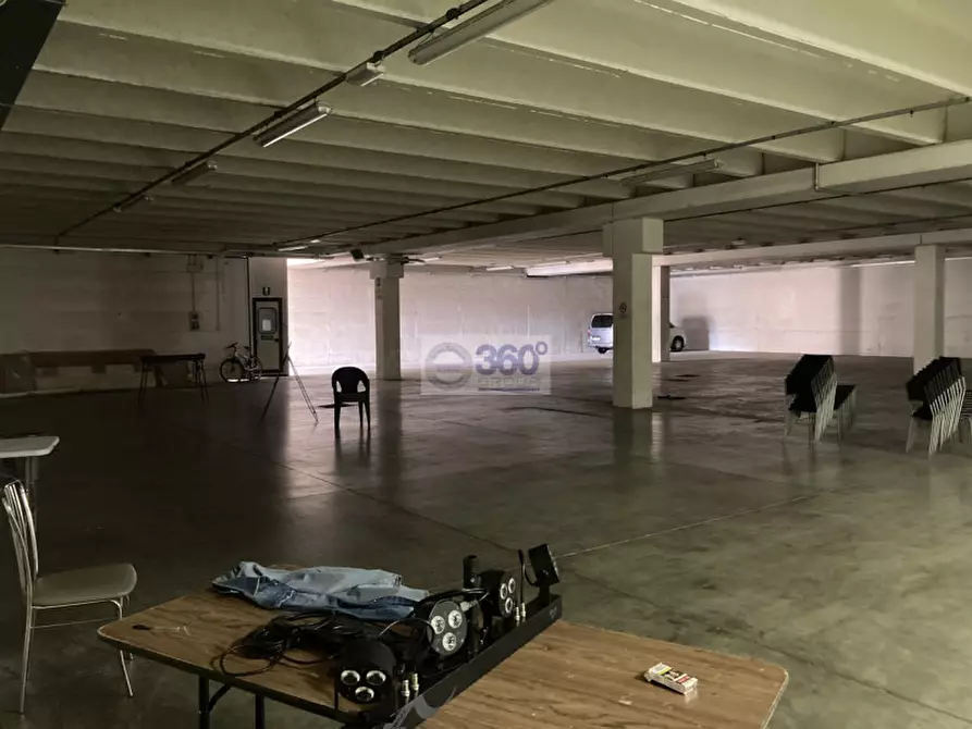 Immagine 5 di Magazzino in affitto  in Via Enrico mattei a Passirano
