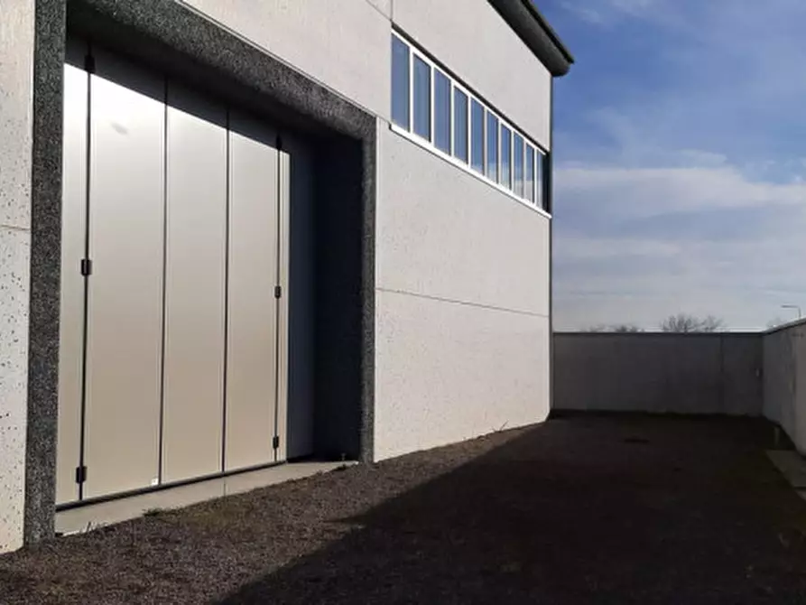 Immagine 2 di Capannone industriale in affitto  in via cesare battisti 70 a Pogliano Milanese