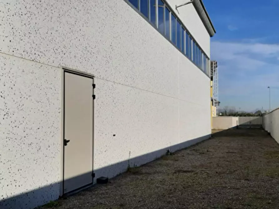 Immagine 3 di Capannone industriale in affitto  in via cesare battisti 70 a Pogliano Milanese