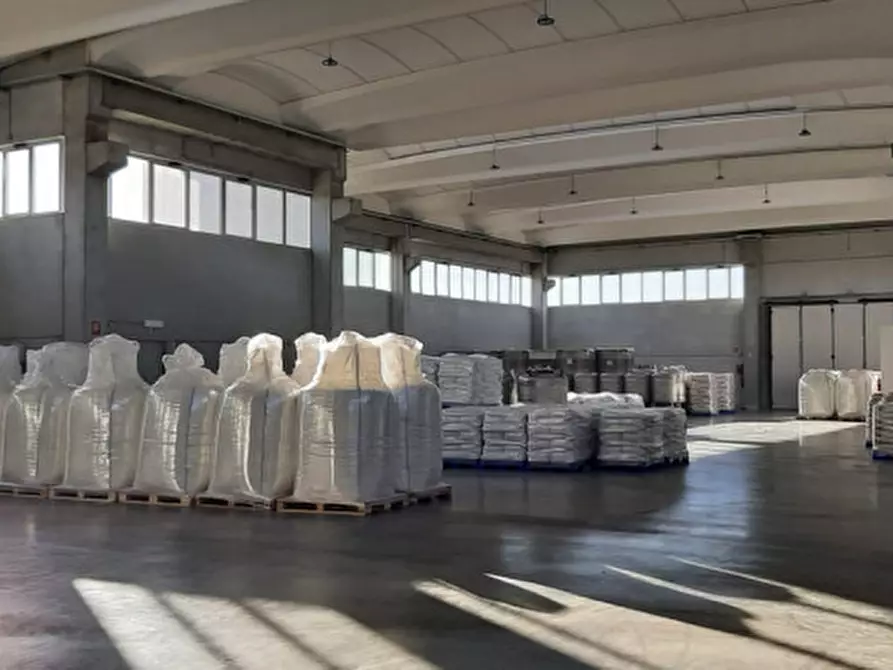 Immagine 8 di Capannone industriale in affitto  in via cesare battisti 70 a Pogliano Milanese