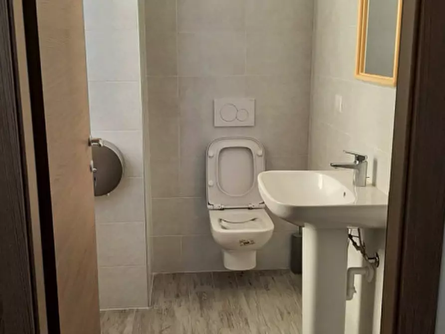 Immagine 15 di Capannone industriale in affitto  in via cesare battisti 70 a Pogliano Milanese