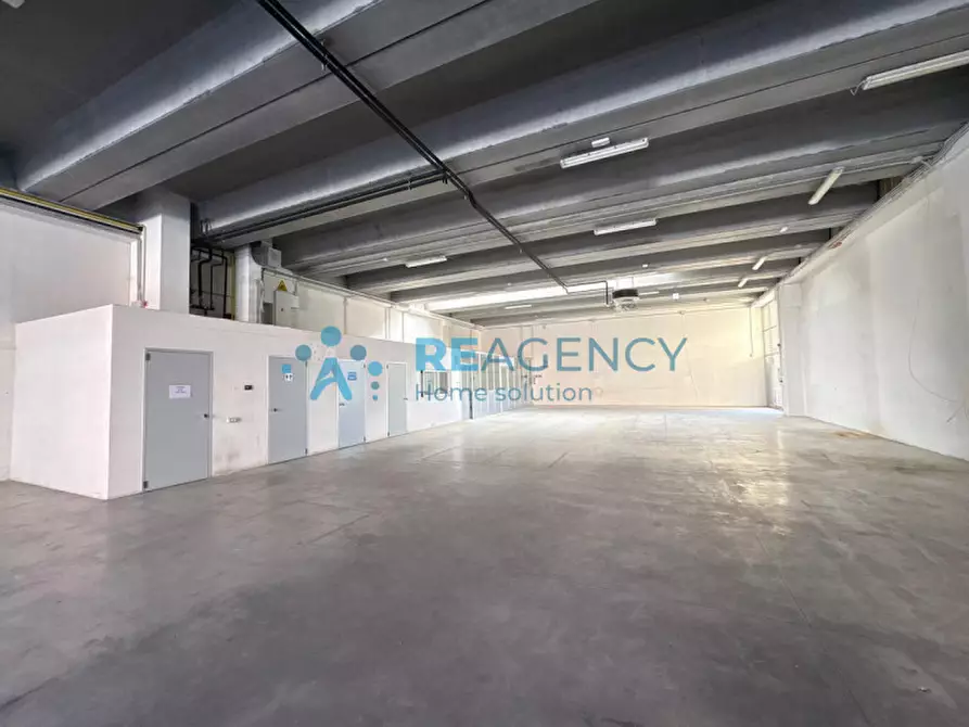 Immagine 4 di Capannone industriale in affitto  a Vicenza