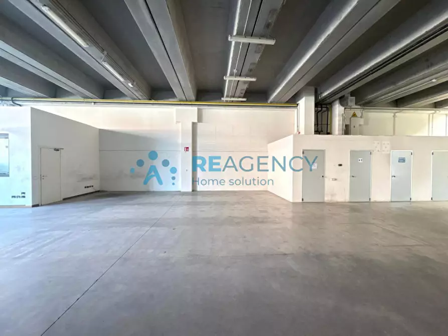 Immagine 6 di Capannone industriale in affitto  a Vicenza