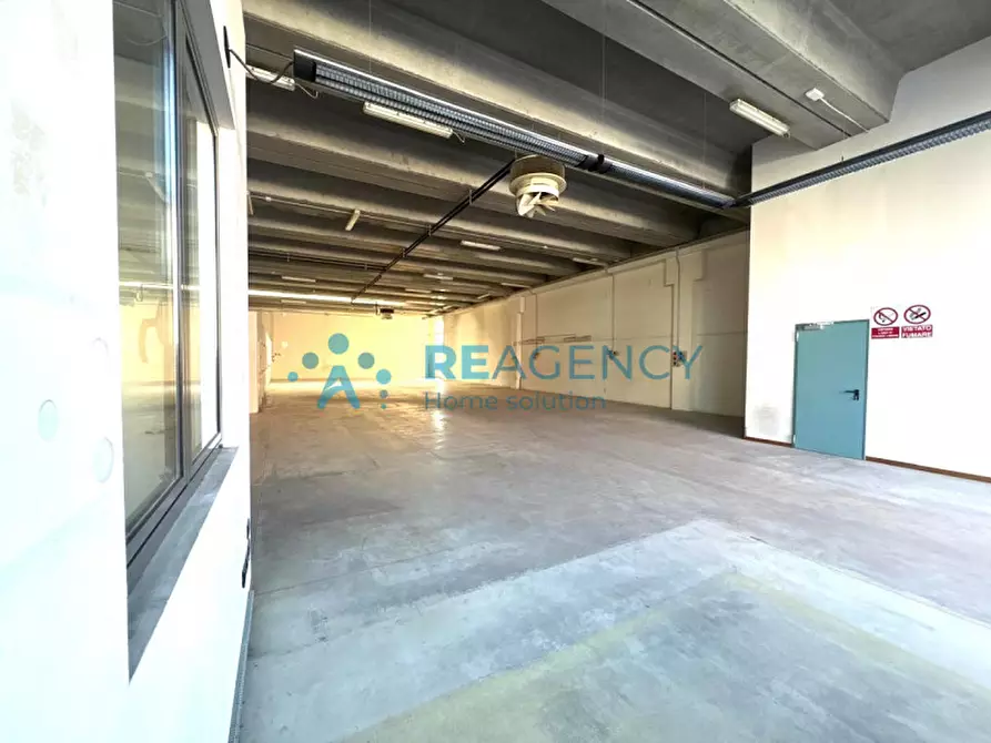 Immagine 7 di Capannone industriale in affitto  a Vicenza