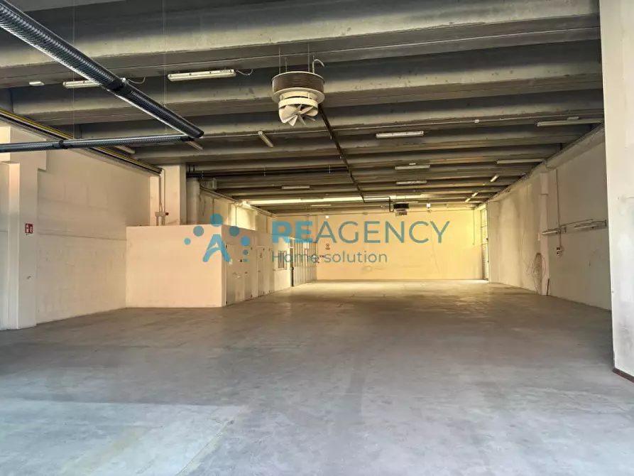 Immagine 8 di Capannone industriale in affitto  a Vicenza