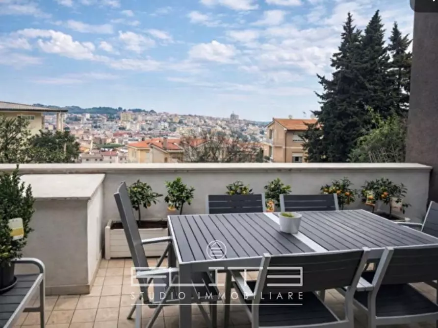 Immagine 1 di Appartamento in affitto  in Via Rodi 3 a Ancona