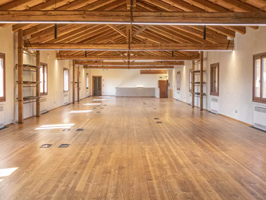 Immagine 3 di Attività commerciale in vendita  in ZERMAN a Mogliano Veneto