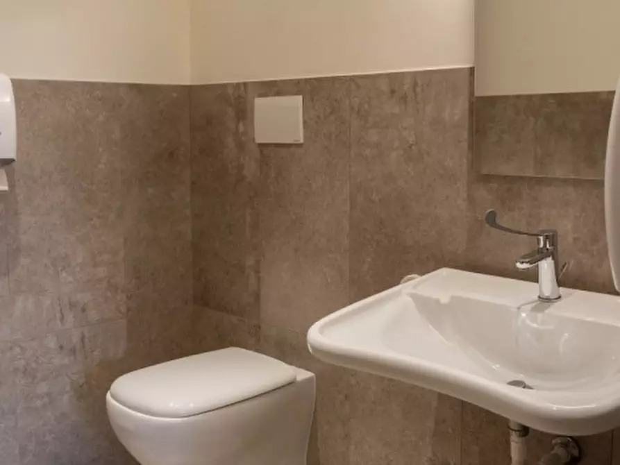 Immagine 40 di Attività commerciale in vendita  in ZERMAN a Mogliano Veneto