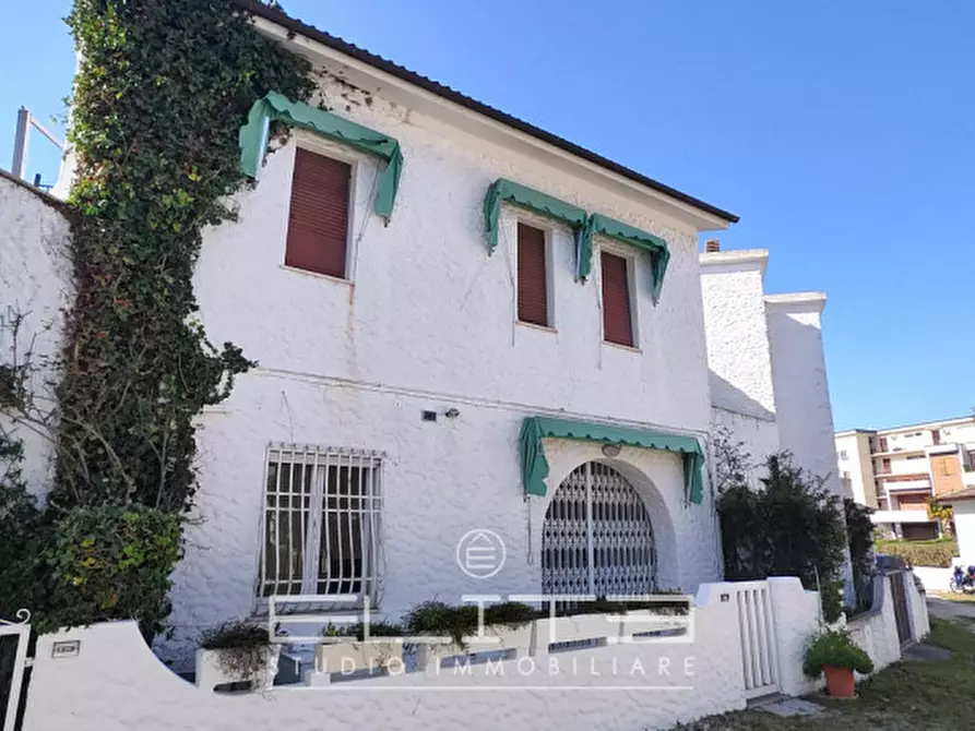 Immagine 1 di Villetta a schiera in vendita  in Via Ancona a Numana