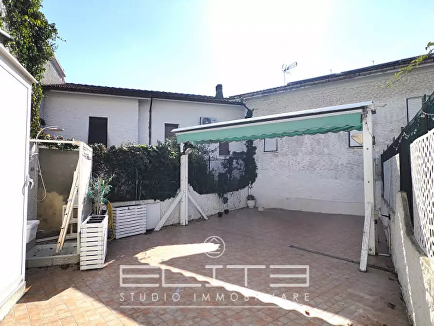 Immagine 17 di Villetta a schiera in vendita  in Via Ancona a Numana