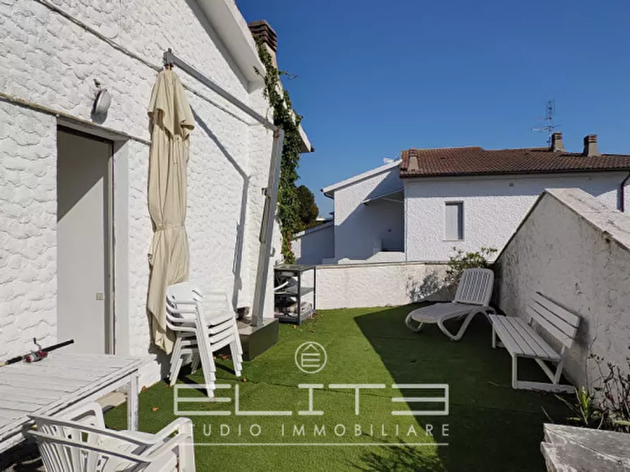 Immagine 28 di Villetta a schiera in vendita  in Via Ancona a Numana