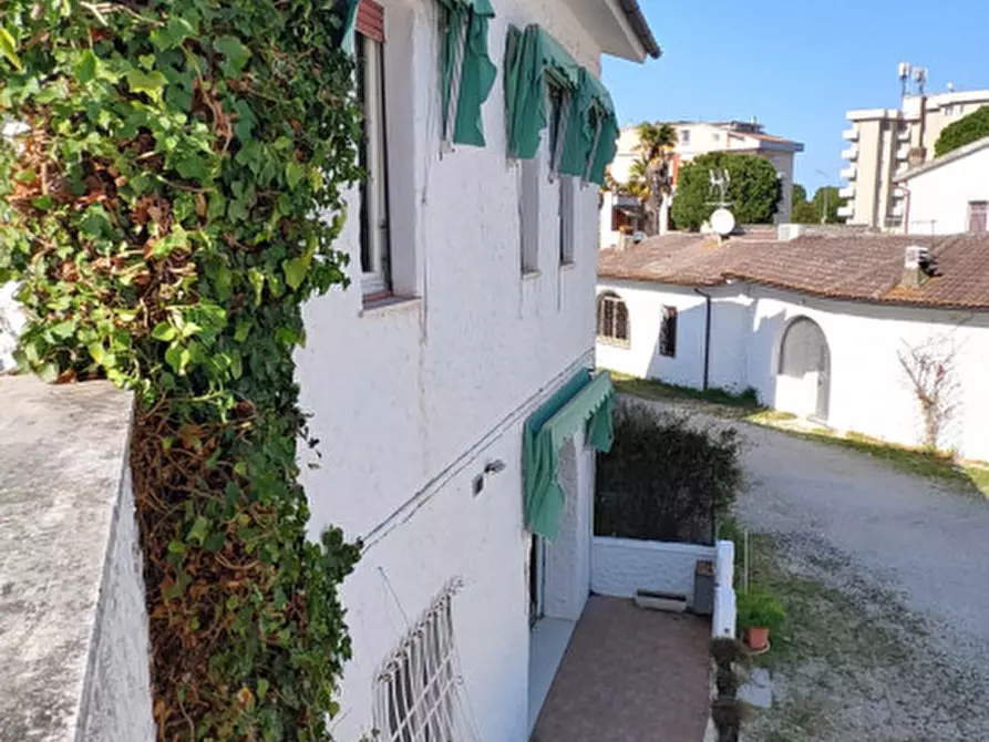 Immagine 30 di Villetta a schiera in vendita  in Via Ancona a Numana