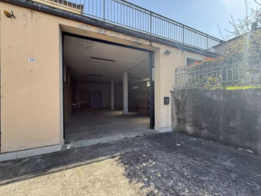 Immagine 1 di Magazzino in affitto  a Tregnago